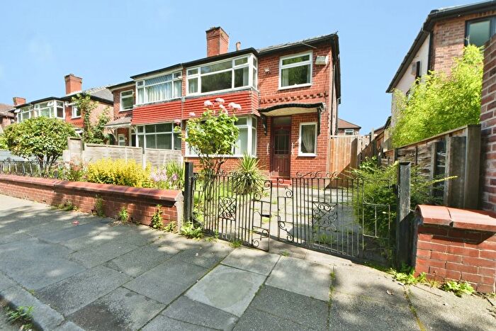 3 Bedroom Semi-Detached House For Sale In Maldon Crescent, Swinton, Manchester, Greater Manchester, M27
