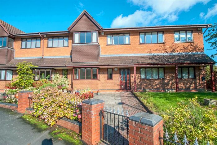 2 Bedroom Flat To Rent In Main Street, Whittington, Staffordshire WS14