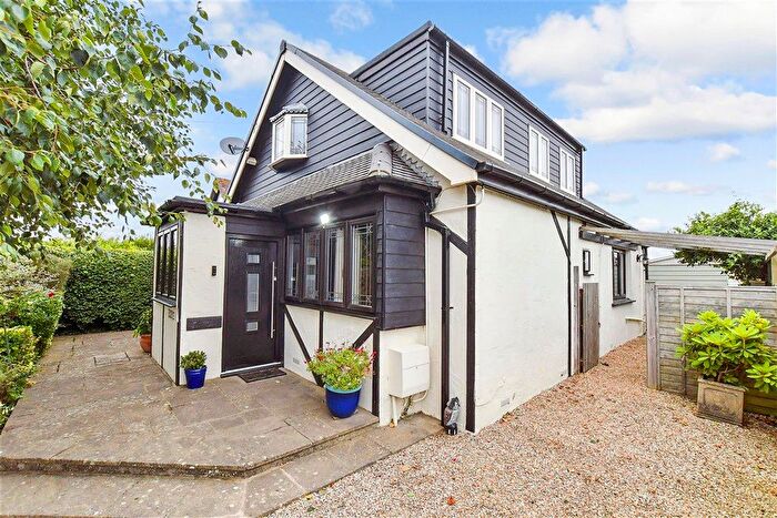4 Bedroom Chalet For Sale In Sefter Road, Bognor Regis, West Sussex, PO21