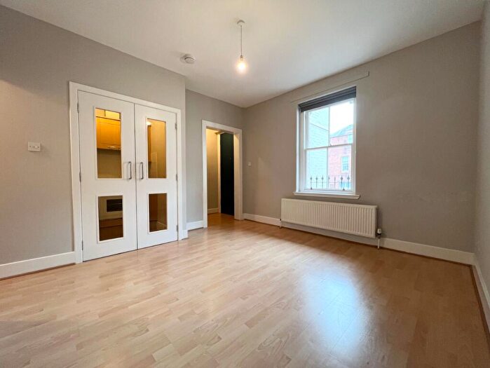 1 Bedroom Flat To Rent In Patriothall, Stockbridge, Edinburgh, EH3