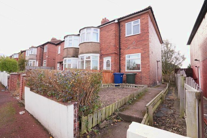 3 Bedroom Flat To Rent In Swinley Gardens, Newcastle Upon Tyne NE15