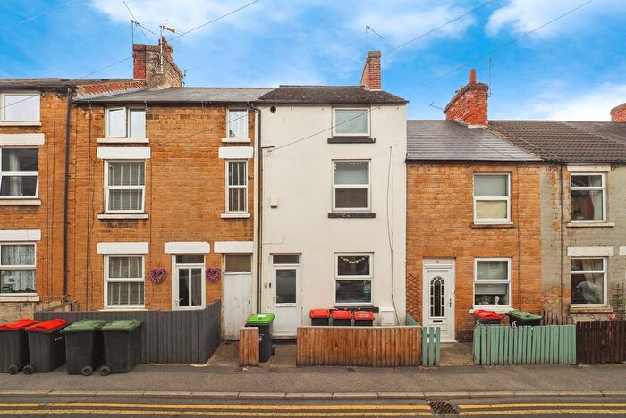 4 Bedroom Terraced House For Sale In Albert Street, Hucknall, Nottingham, Nottinghamshire, NG15