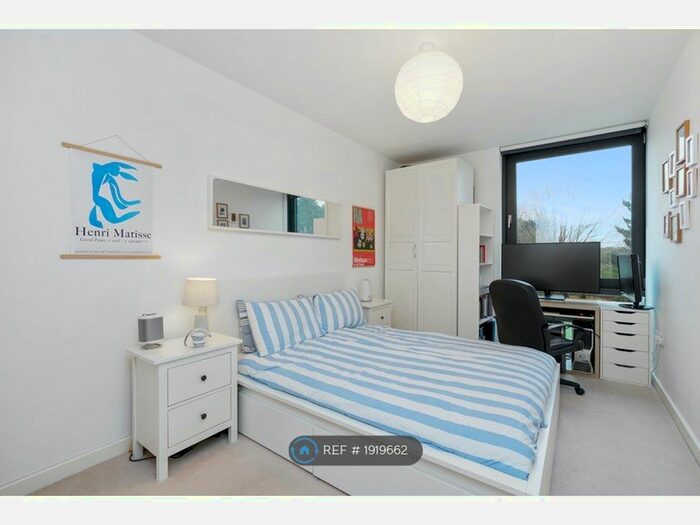 2 Bedroom Flat To Rent In Cranston Court, London, W12