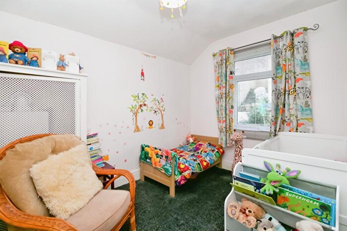 3 Bedroom Terraced House For Sale In Porthkerry Road, Barry, CF62