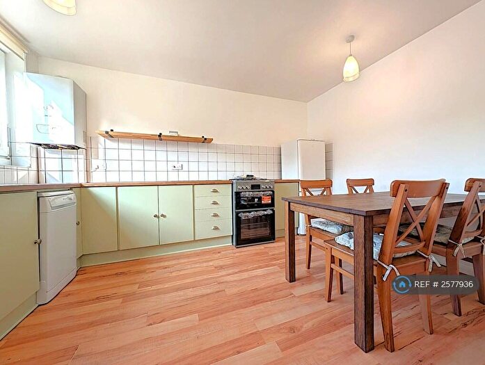 3 Bedroom Maisonette To Rent In Pinelands Close, London, SE3