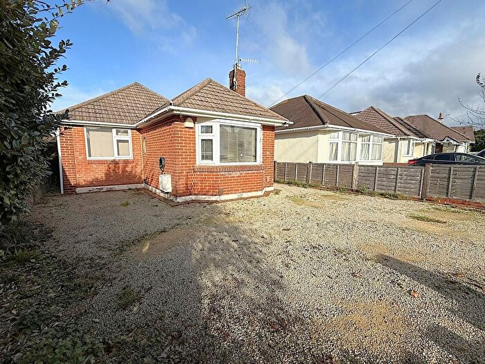 2 Bedroom Detached Bungalow For Sale In Pound Lane, Oakdale, Poole, BH15