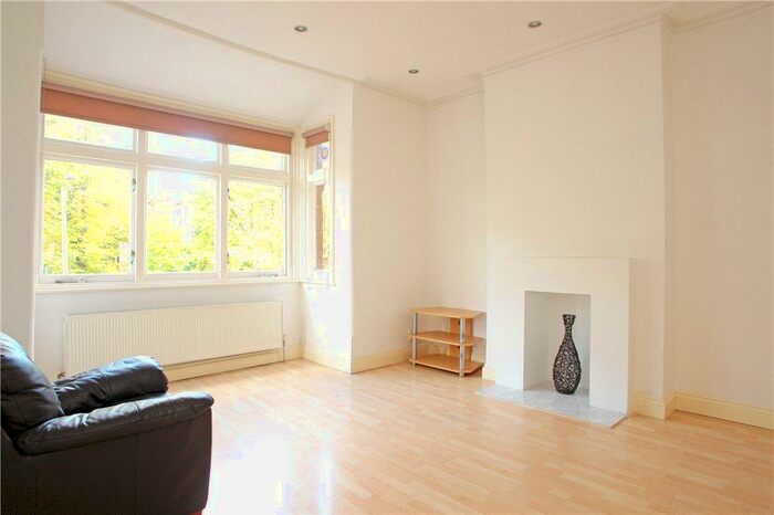 3 Bedroom Apartment To Rent In East Dulwich Grove, East Dulwich, London, SE22