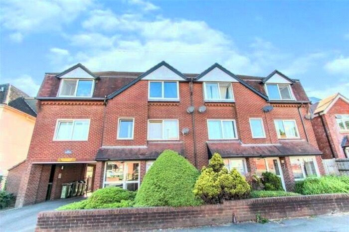 1 Bedroom Flat To Rent In Cobbett Road, Southampton, Hampshire, SO18