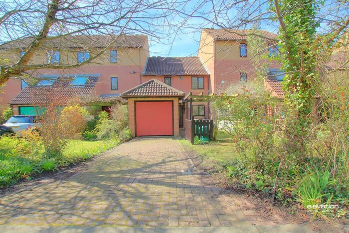 3 Bedroom Terraced House To Rent In Woodley Headland, Peartree Bridge, Milton Keynes, MK6