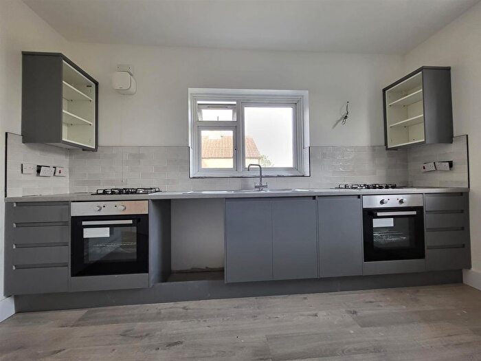 5 Bedroom Property To Rent In Pembroke Road, Erith, DA8
