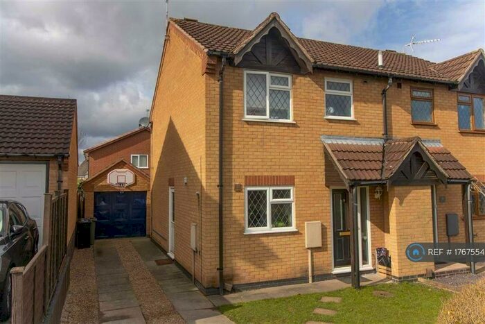 3 Bedroom Semi-Detached House To Rent In Mablowe Field, Wigston, LE18