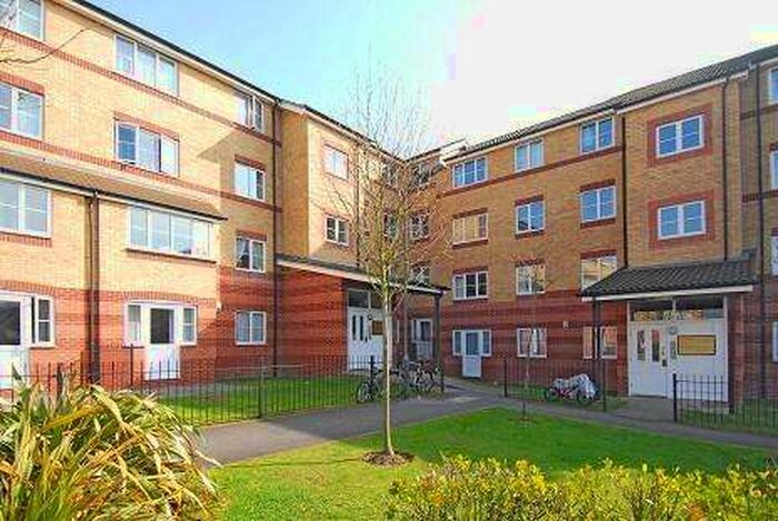 1 Bedroom Apartment To Rent In High Wycombe, Buckinghamshire, HP13