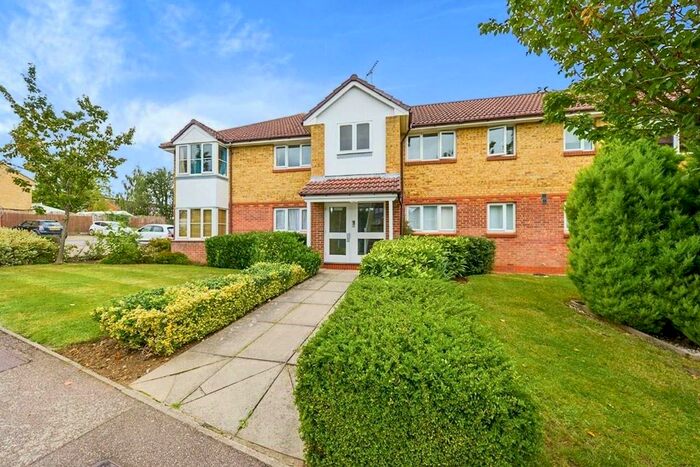 1 Bedroom Flat To Rent In Hunters Lane, Leavesden, Watford WD25