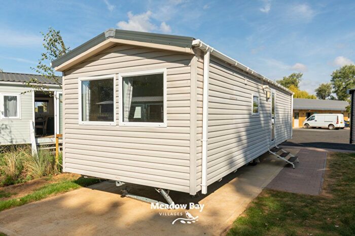 3 Bedroom Park Home For Sale In Crow Lane, Little Billing, Northampton, NN3