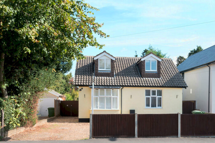 3 Bedroom Detached House To Rent In Sidney Road, Walton-on-Thames, KT12