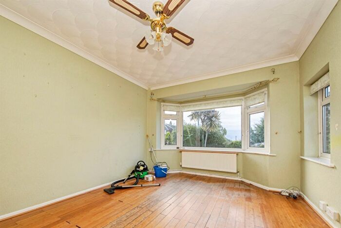 2 Bedroom Detached Bungalow For Sale In Kreswell Grove, Harwich, CO12