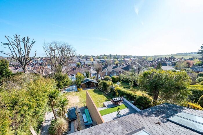 2 Bedroom Maisonette To Rent In Pewley Way, Guildford, GU1