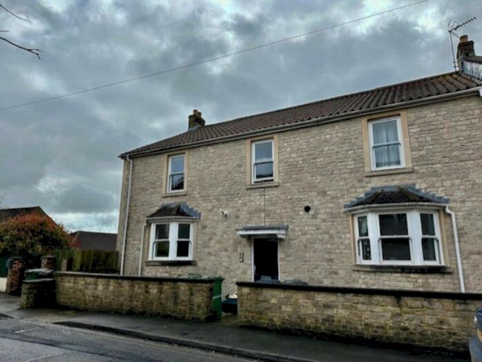 2 Bedroom Flat To Rent In Victoria Court, Whitewell Road, Frome, BA11