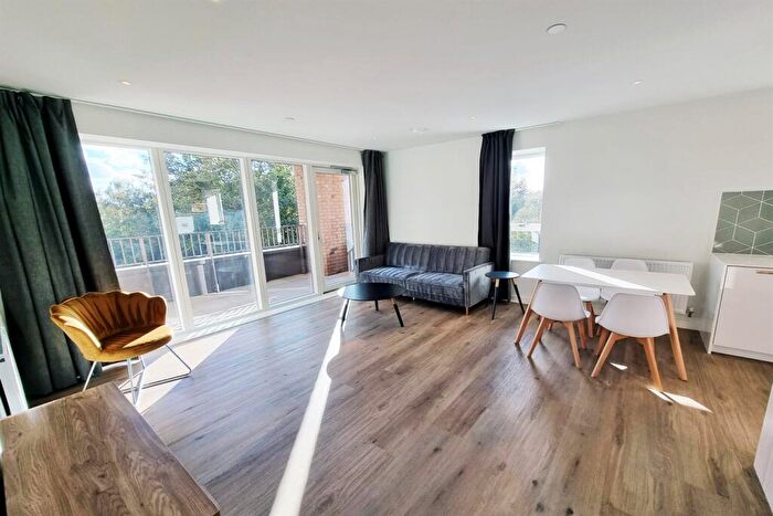 2 Bedroom Apartment To Rent In Blenheim Mansions, N8