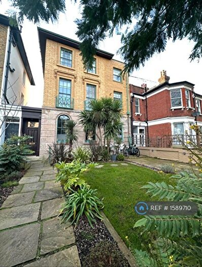 1 Bedroom Flat To Rent In Thornhill Road, London, N1