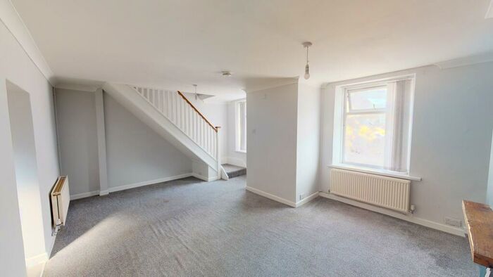 3 Bedroom End Of Terrace House To Rent In East Road, Tylorstown, Ferndale, CF43