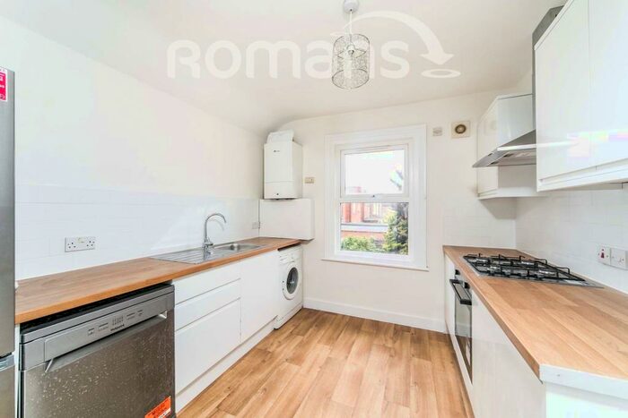 1 Bedroom Flat To Rent In Elm Lodge Avenue, Reading, RG30