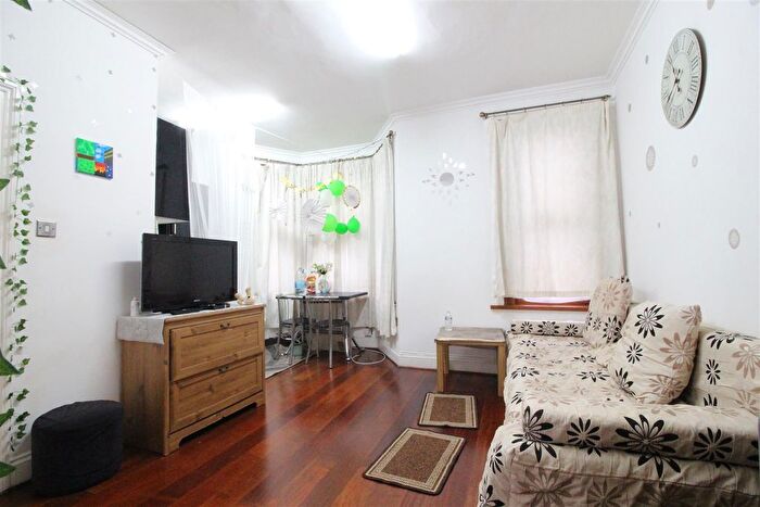 1 Bedroom Flat To Rent In (Bills Included) Orford Road, Walthamstow, E17