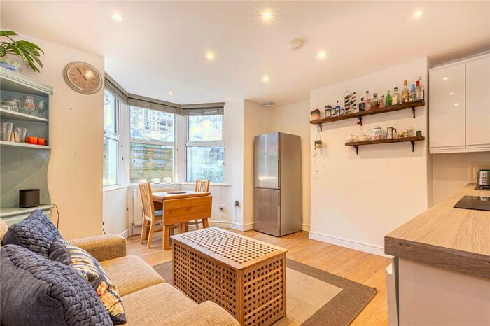 2 Bedroom Apartment To Rent In Belmont Road, St. Andrews, Bristol, BS6