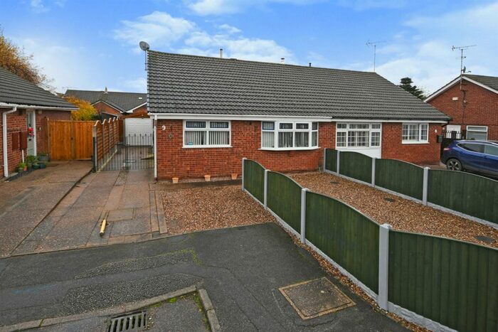 3 Bedroom Semi-Detached Bungalow For Sale In Egham Close, Rainworth, Mansfield, NG21