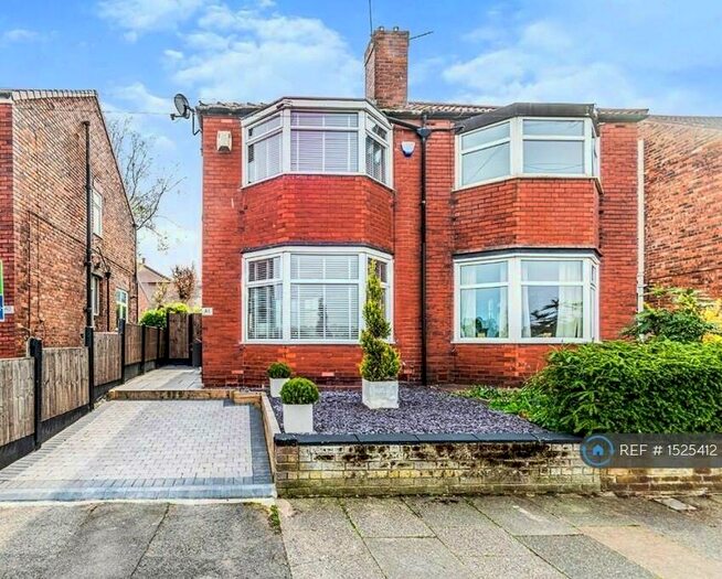 2 Bedroom Semi-Detached House To Rent In Wentworth Road, Swinton, Manchester, M27