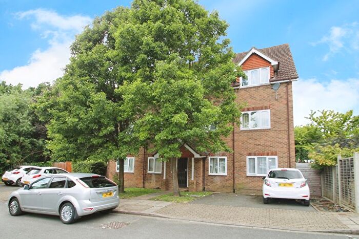 1 Bedroom Flat To Rent In Cherry Gardens, Northolt, UB5