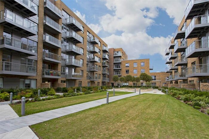 2 Bedroom Flat To Rent In Compass Court, Smithfield Square, Hornsey, N8