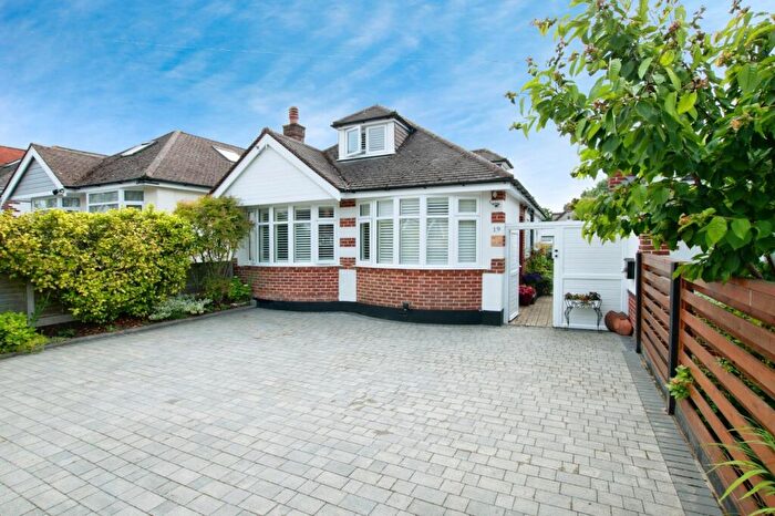 4 Bedroom Detached Bungalow For Sale In Throopside Avenue, Bournemouth, BH9
