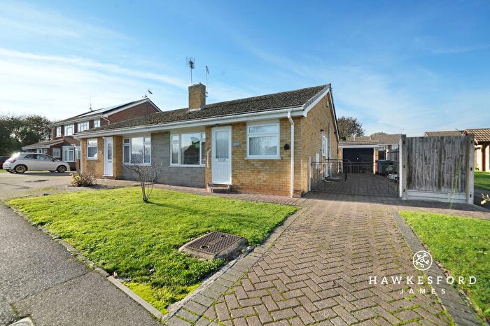 2 Bedroom Semi Detached Bungalow For Sale In Auckland Drive, Sittingbourne, ME10