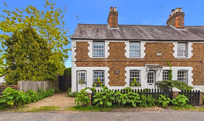 3 Bedroom Semi-Detached House For Sale In The Common, Flackwell Heath, High Wycombe, HP10