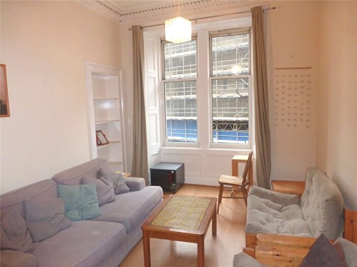 3 Bedroom Flat To Rent In Teviot Place, Edinburgh, EH1