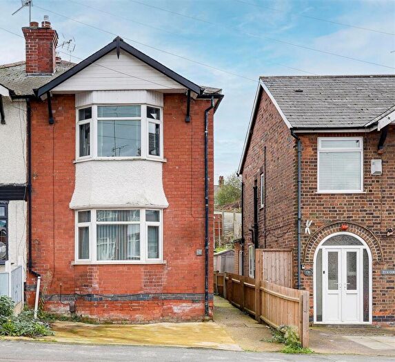 3 Bedroom Semi-Detached House For Sale In Oakdale Road, Nottingham, NG3