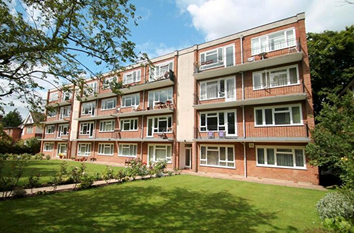 2 Bedroom Property To Rent In Woodville Gardens, Lovelace Road, Surbiton, KT6