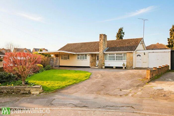 4 Bedroom Detached Bungalow For Sale In Hoecroft, Nazeing, Waltham Abbey, EN9