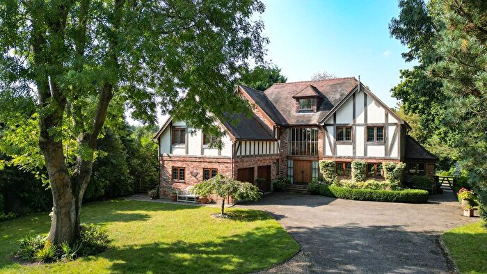 5 Bedroom Detached House For Sale In Swan Lane, Edenbridge, TN8