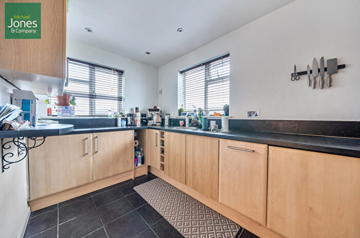 2 Bedroom Flat To Rent In St Roberts Lodge, Sompting Road, Lancing, West Sussex, BN15