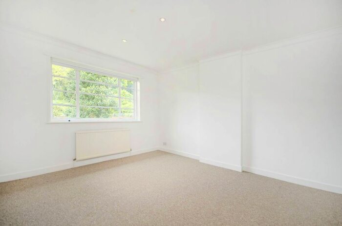 4 Bedroom Flat To Rent In Lyttelton Road, Hampstead Garden Suburb, London, N2
