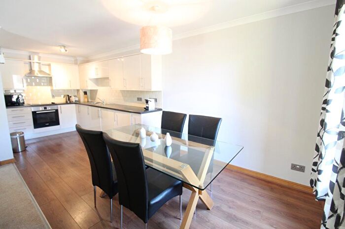 2 Bedroom Flat To Rent In Whinhill Gate, Ferryhill, Aberdeen, AB11