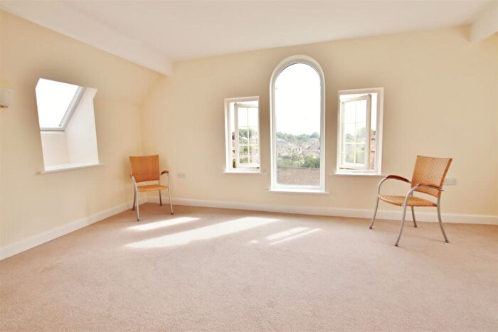 2 Bedroom Apartment For Sale In The Ropewalk, Bradford-On-Avon, BA15