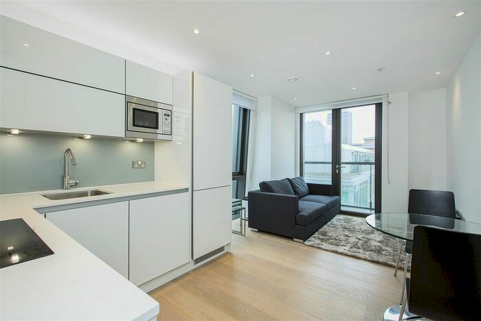 1 Bedroom Flat To Rent In Parliament House, Black Prince Road, Nine Elms, London, SE1