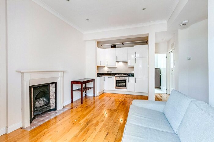 1 Bedroom Flat For Sale In Chesilton Road, Fulham, SW6