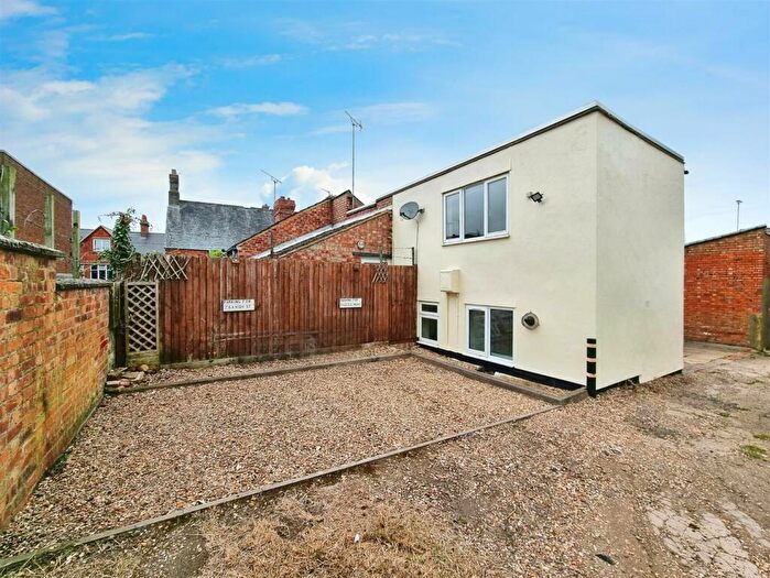 2 Bedroom Detached House To Rent In The Mews House, High Street, Rushden, Northants, NN10