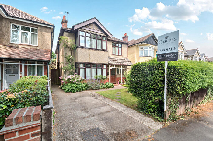 4 Bedroom Detached House For Sale In Shirley Avenue, Shirley, Southampton, Hampshire, SO15
