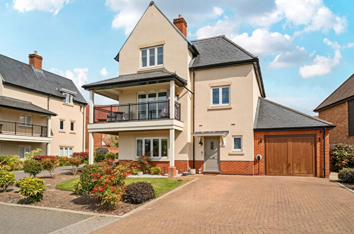 4 Bedroom Detached House For Sale In Buddery Close, Warfield, Bracknell, RG42