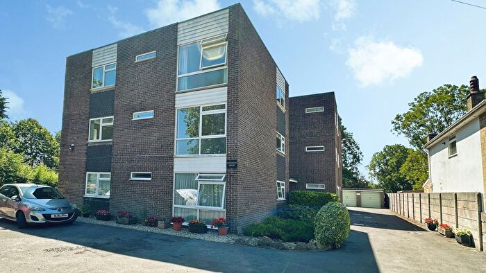 2 Bedroom Flat For Sale In Snowdon Road, Bristol, BS16